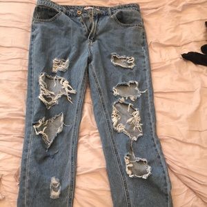 Destressed boyfriend jeans